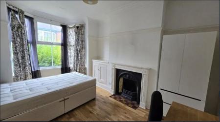 4 bedroom Property to let in Lorne Road, Leicester