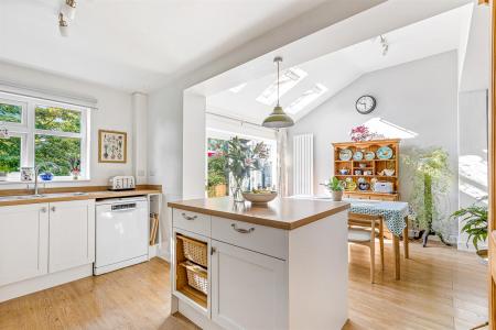 3 bedroom Detached house for sale in Shanklin Drive, Leicester