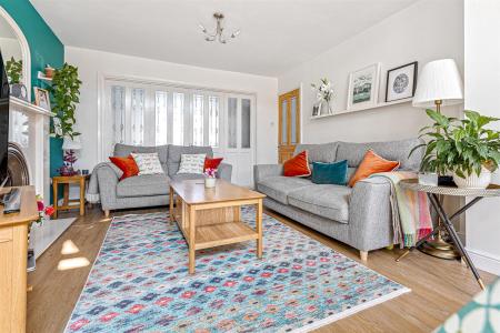 3 bedroom Detached house for sale in Shanklin Drive, Leicester
