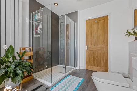 3 bedroom Detached house for sale in Shanklin Drive, Leicester