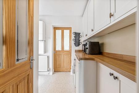 3 bedroom Detached house for sale in Shanklin Drive, Leicester