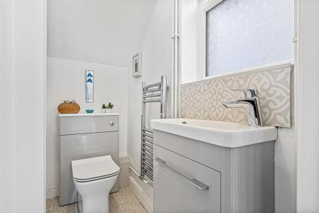 3 bedroom Detached house for sale in Shanklin Drive, Leicester