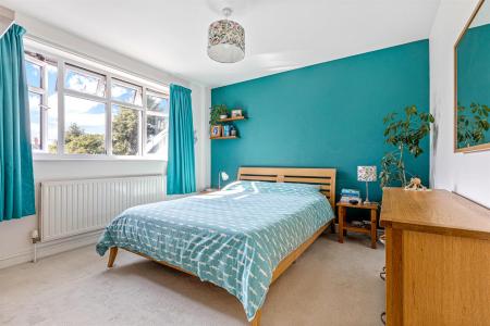3 bedroom Detached house for sale in Shanklin Drive, Leicester