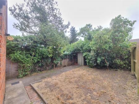 2 bedroom Semi-detached house for sale in Hobson Road, Leicester