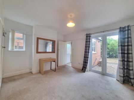 2 bedroom Semi-detached house for sale in Hobson Road, Leicester