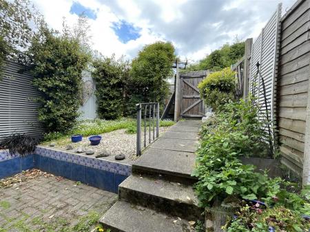 3 bedroom Semi-detached house for sale in Bull Head Street, Wigston