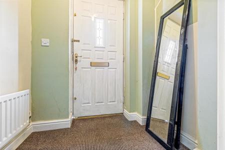 5 bedroom Semi-detached house for sale in Erringtons Close, Oadby, Leicester