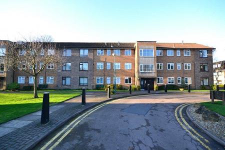 3 bedroom Property to let in Dukes Drive, Leicester