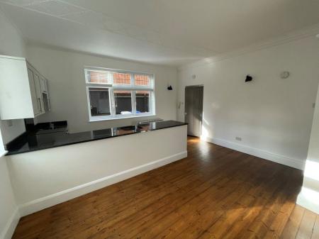 1 bedroom Property to let in Park Hill Drive, Leicester