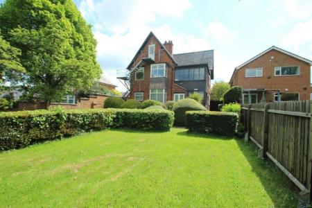 1 bedroom Property to let in Park Hill Drive, Leicester