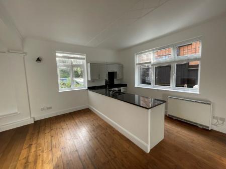 1 bedroom Property to let in Park Hill Drive, Leicester