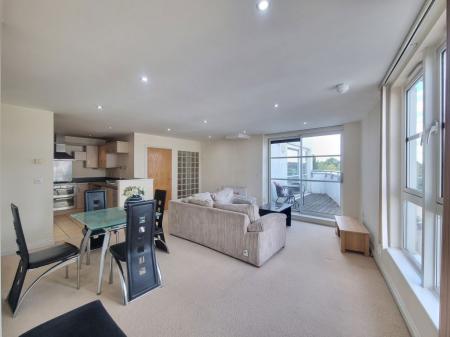 2 bedroom Property to let in Watkin Road, Leicester