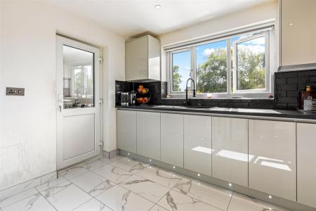 3 bedroom Detached house for sale in Ravensthorpe Road, Wigston