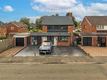 3 bedroom Detached house for sale in Ravensthorpe Road, Wigston