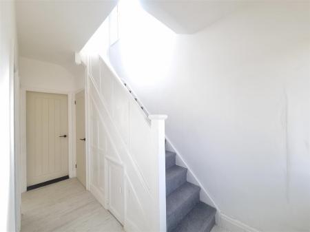 3 bedroom Semi-detached house for sale in Northfold Road, Leicester