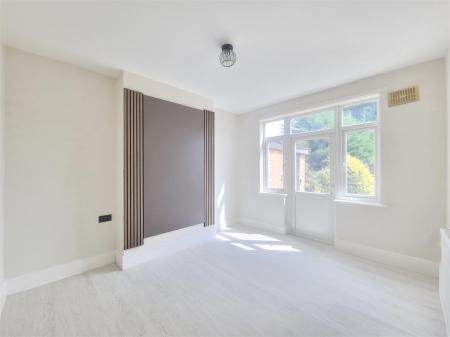 3 bedroom Semi-detached house for sale in Northfold Road, Leicester