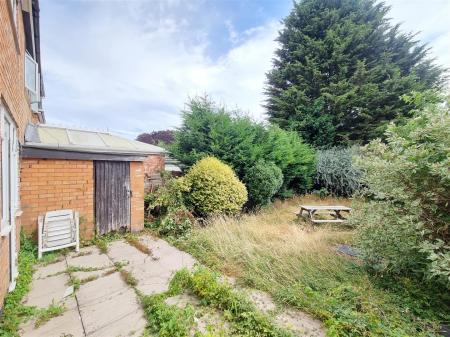 3 bedroom Semi-detached house for sale in Northfold Road, Leicester