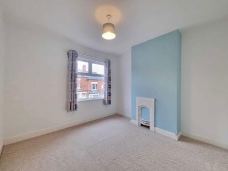 2 bedroom Property to let in Clarendon Park Road, Leicester