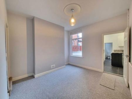 2 bedroom Property to let in Clarendon Park Road, Leicester