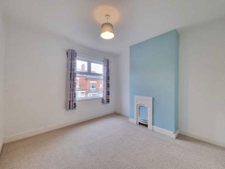 2 bedroom Property to let in Clarendon Park Road, Leicester