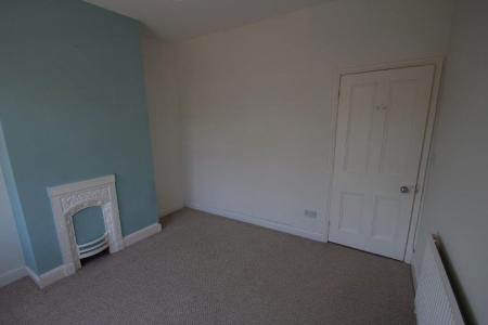 2 bedroom Property to let in Clarendon Park Road, Leicester