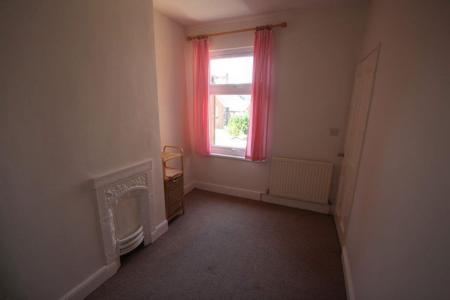 2 bedroom Property to let in Clarendon Park Road, Leicester
