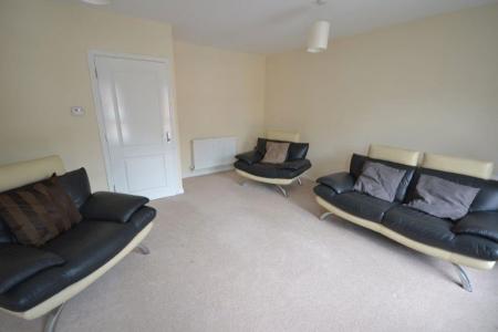 3 bedroom Property to let in Barradale Court, Stoneygate, Leicester