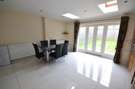 3 bedroom Property to let in Barradale Court, Stoneygate, Leicester