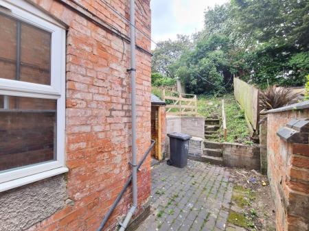 3 bedroom Property to let in Dulverton Road, Leicester