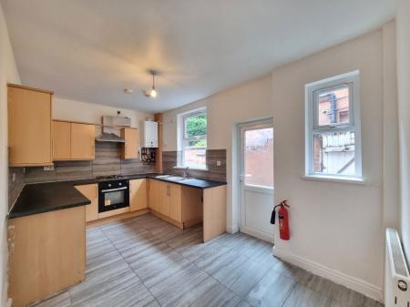 3 bedroom Property to let in Dulverton Road, Leicester