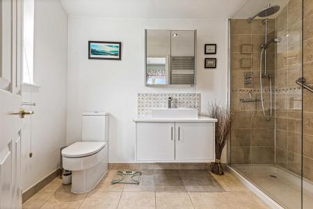 4 bedroom Detached house for sale in Shanklin Drive, Leicester