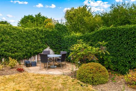 4 bedroom Detached house for sale in Shanklin Drive, Leicester