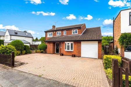 4 bedroom Detached house for sale in Shanklin Drive, Leicester