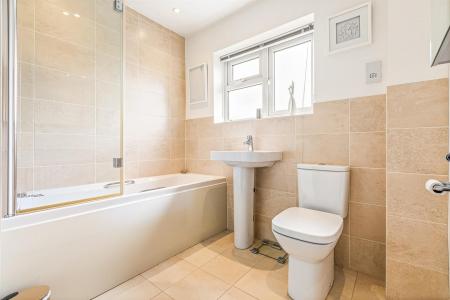 4 bedroom Detached house for sale in Shanklin Drive, Leicester