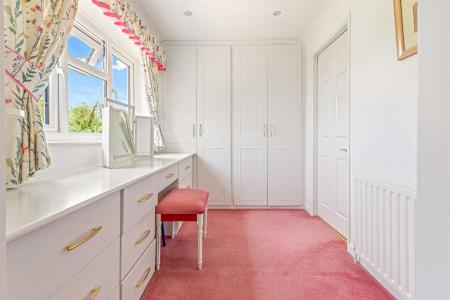 4 bedroom Detached house for sale in Shanklin Drive, Leicester
