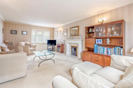 4 bedroom Detached house for sale in Shanklin Drive, Leicester