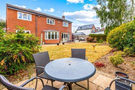 4 bedroom Detached house for sale in Shanklin Drive, Leicester