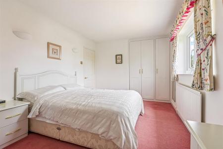 4 bedroom Detached house for sale in Shanklin Drive, Leicester