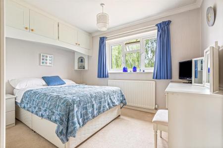 4 bedroom Detached house for sale in Shanklin Drive, Leicester