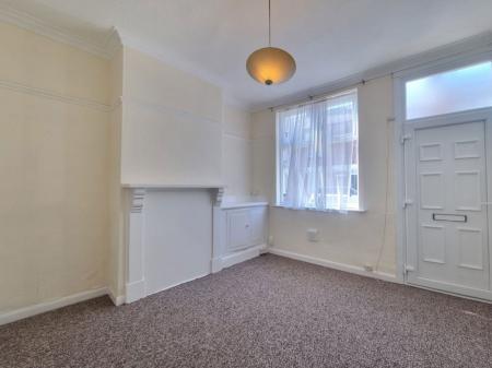 2 bedroom Property to let in Bulwer Road, Leicester