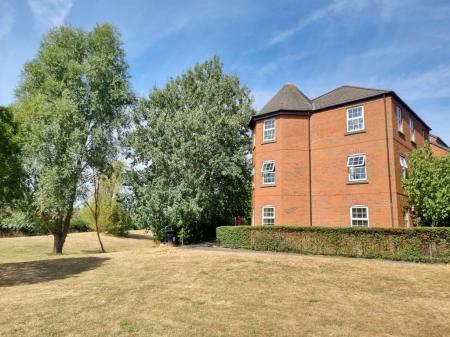 2 bedroom Property to let in Lock Keeper Close, Leicester
