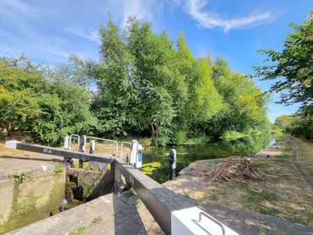 2 bedroom Property to let in Lock Keeper Close, Leicester
