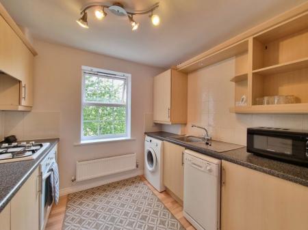 2 bedroom Property to let in Lock Keeper Close, Leicester