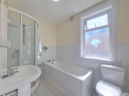 3 bedroom Property to let in Sweetbriar Road, Leicester