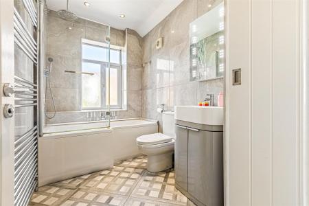 3 bedroom Terraced House for sale in Knighton Fields Road West, Knighton Fields, Leicester
