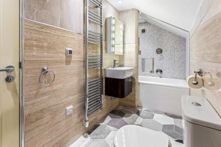 3 bedroom Terraced House for sale in Knighton Fields Road West, Knighton Fields, Leicester