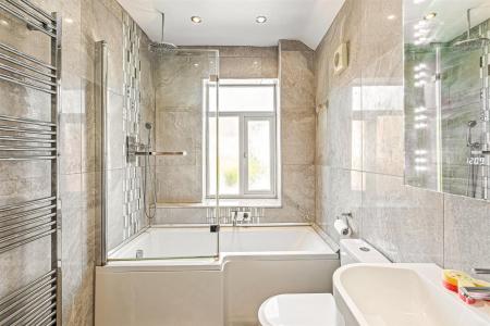 3 bedroom Terraced House for sale in Knighton Fields Road West, Knighton Fields, Leicester
