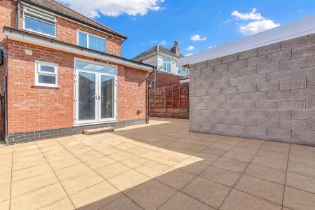 3 bedroom Semi-detached house for sale in Scraptoft Lane, Leicester