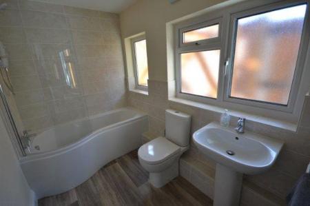 1 bedroom Property to let in St Leonards Road, Leicester