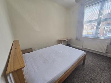 1 bedroom Property to let in St Leonards Road, Leicester
